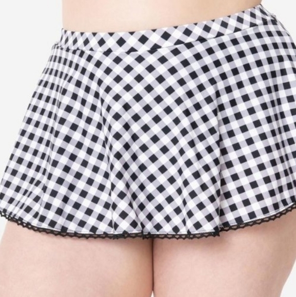 White & Black Gingham Pin-Up Swim Skirt - Picture 4 of 4